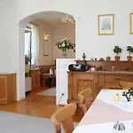 לינה וארוחת בוקר Romantic-pension Albrecht - Next To Unesco World Heritage - Since 1901