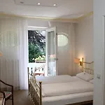 לינה וארוחת בוקר Romantic-pension Albrecht - Next To Unesco World Heritage - Since 1901 הוהנשוואנגאו